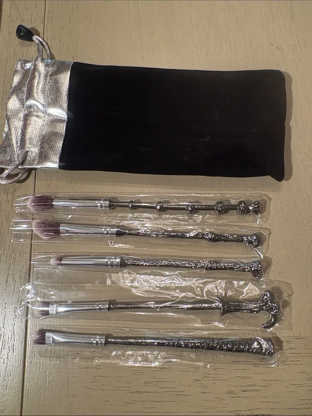 Silver Handle Pink-Tipped Makeup Brush Set with Velvet Pouch